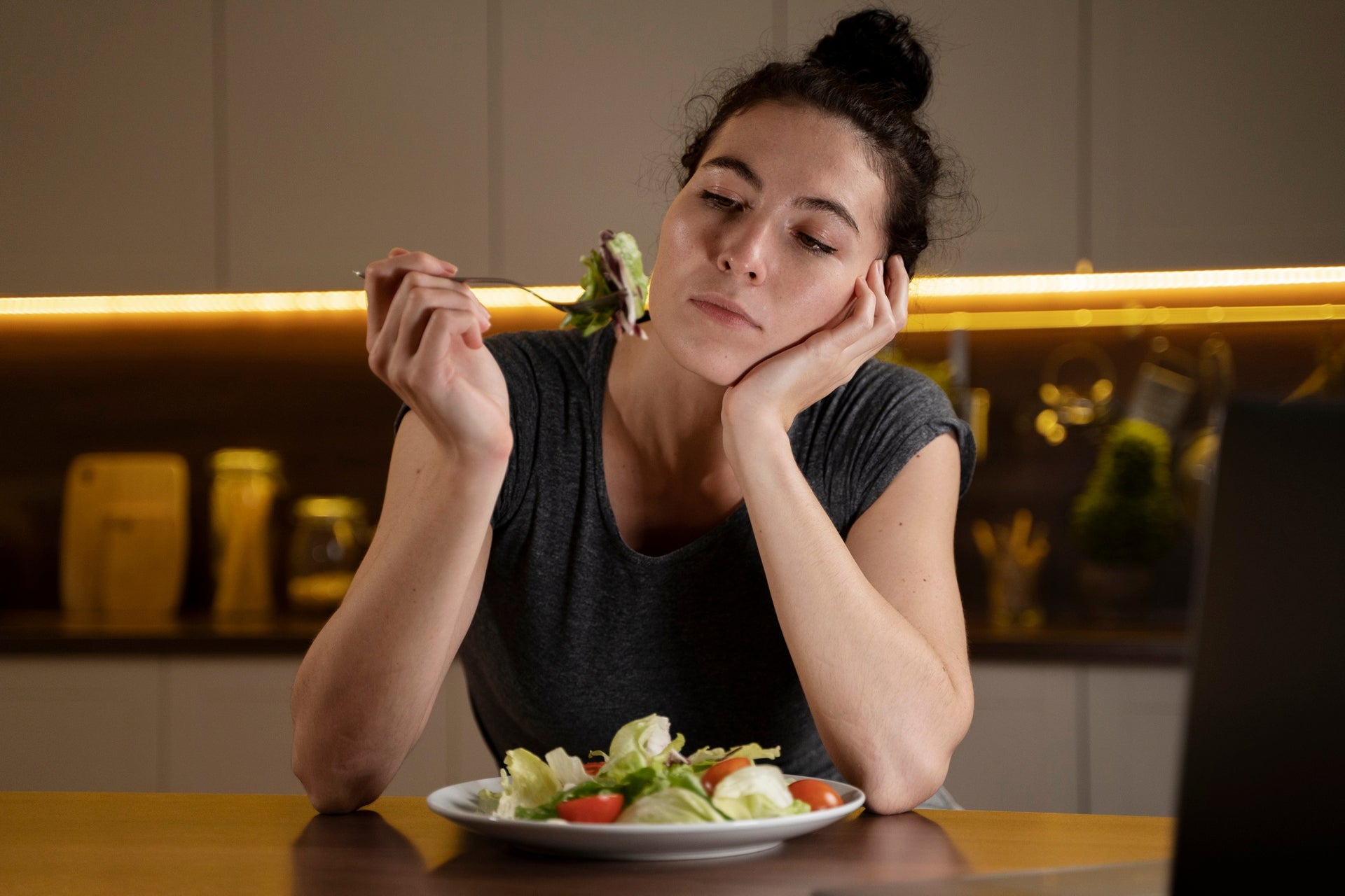Compulsão alimentar: como o Leveza pode ser um apoio natural e diário